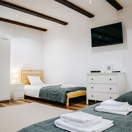 Kali Host Home Away From Home Targu Mures Exterior photo